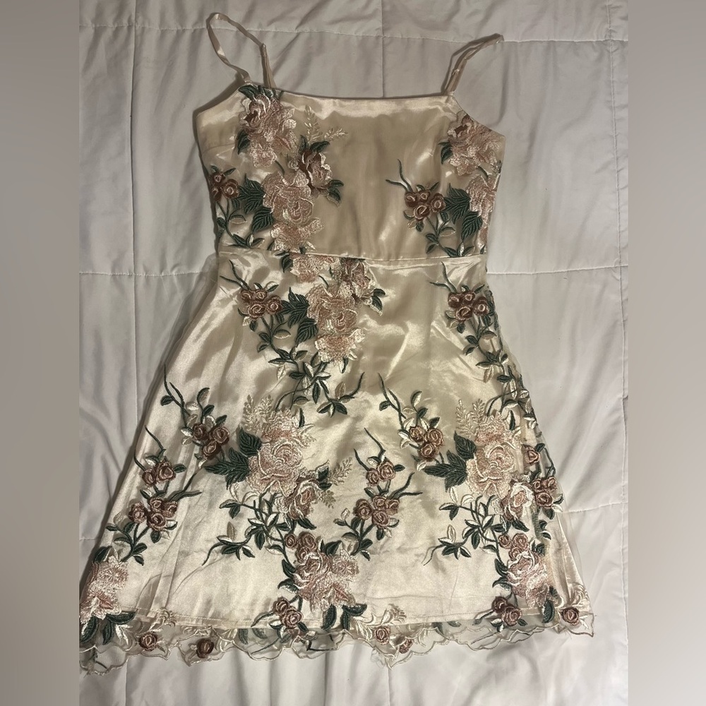 Lulu’s Mini Gold Floral Dress